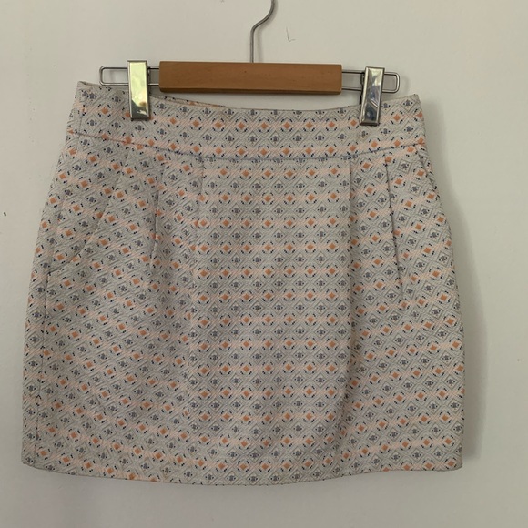 Club Monaco mini skirt - Picture 2 of 3